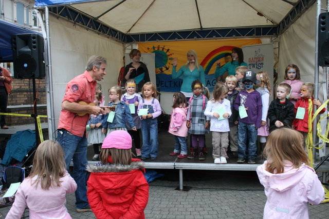 gal/2010/2010 Saitentwist Weltkindertag Essen Borbeck 20.09. AK -Bochold/2010 Saitentwist Weltkindertag Borbeck AK Bochold 20.09. 164.jpg